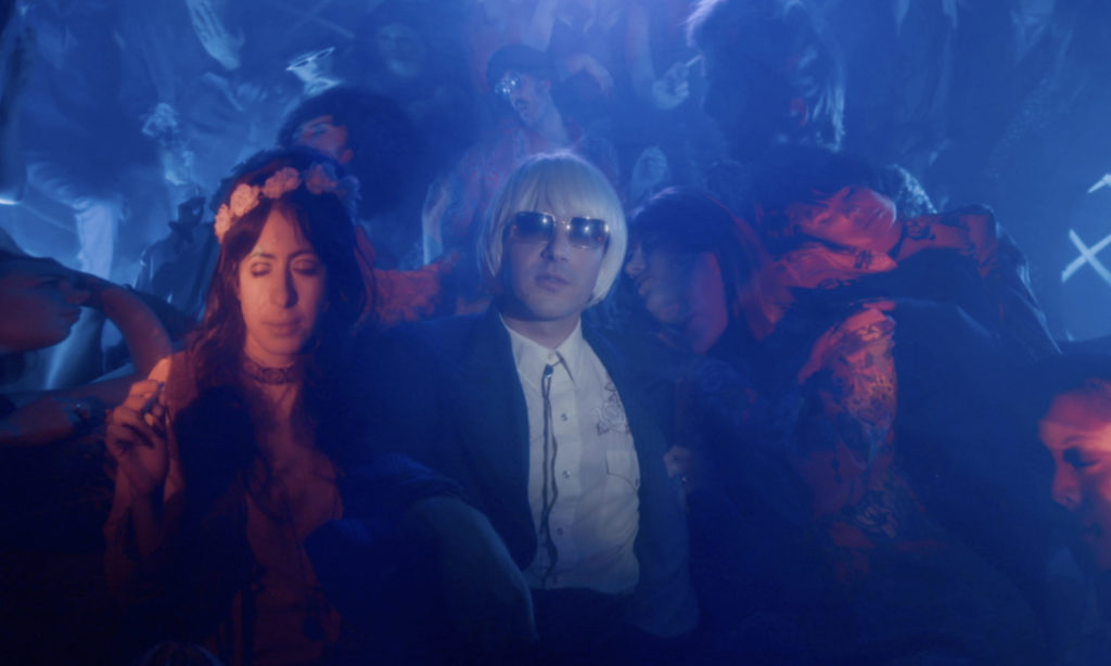 Musique Journal -   Le rappeur qui aimait la house, c’est Loveni (et sinon le dernier La Femme est super)