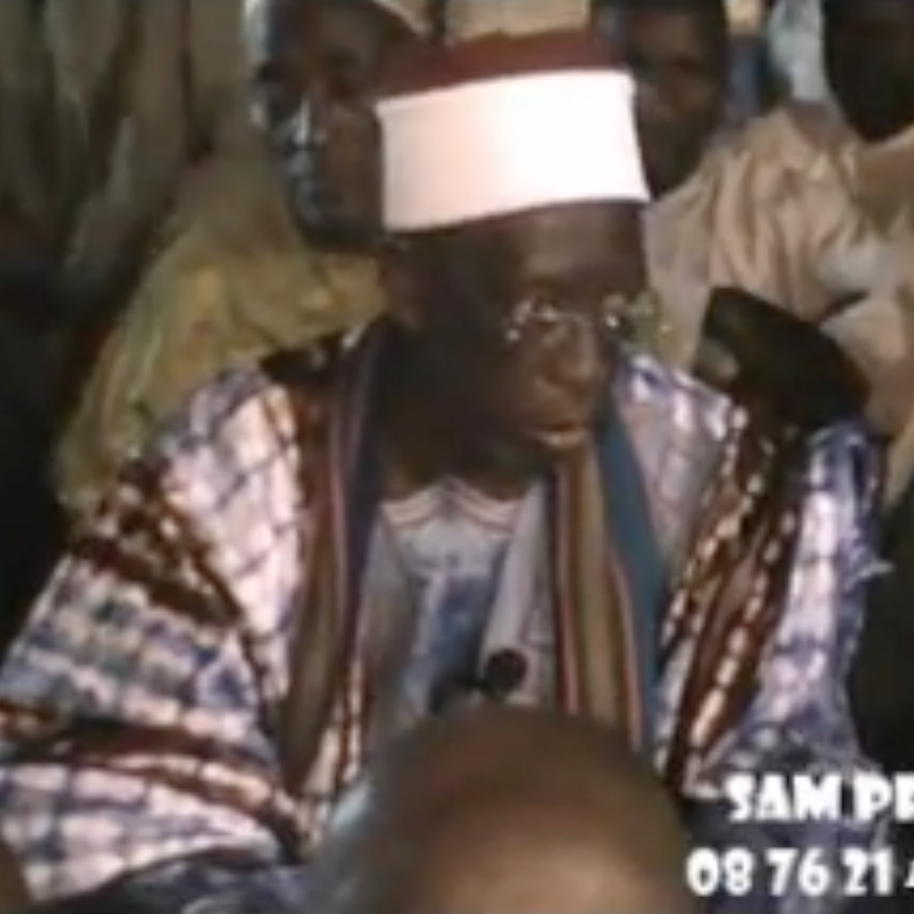 Musique Journal - Découverte d’un prêcheur coranique ivoirien, un dimanche à l’aube à bord d’un VTC